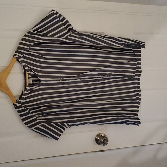 Old Navy CA XL Striped Button Up - Picture 1 of 3